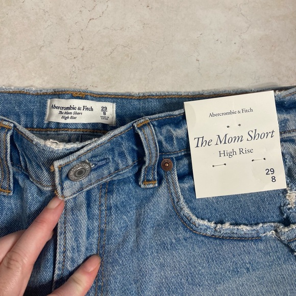 Abercrombie and Fitch High Rise Mom Shorts - Picture 5 of 10